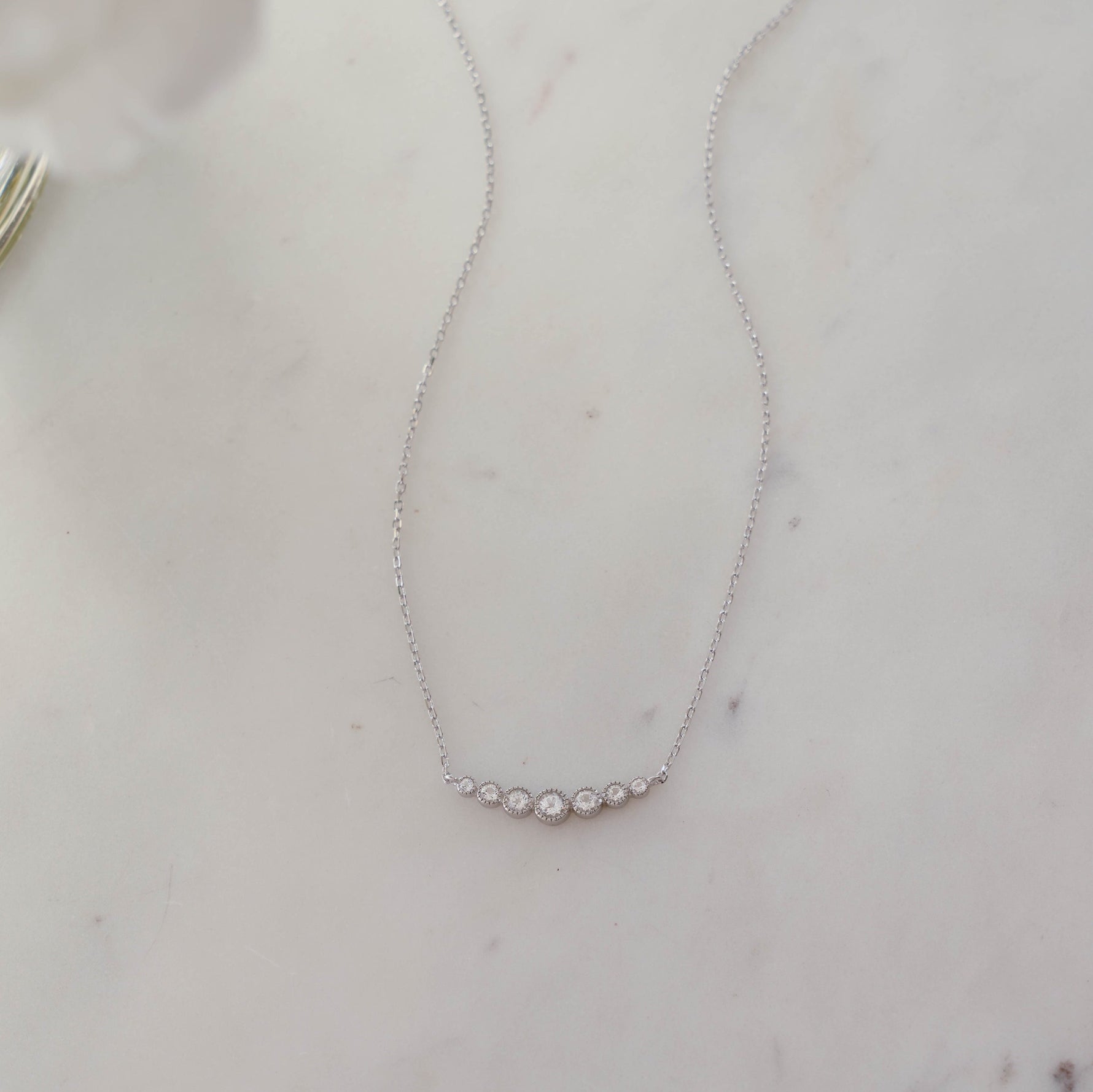 Bezel Gradient Bar Necklace