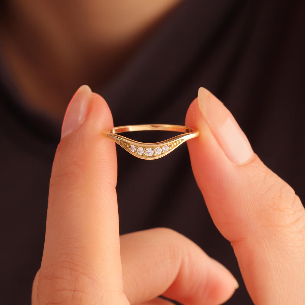 Curve Diamond Ring