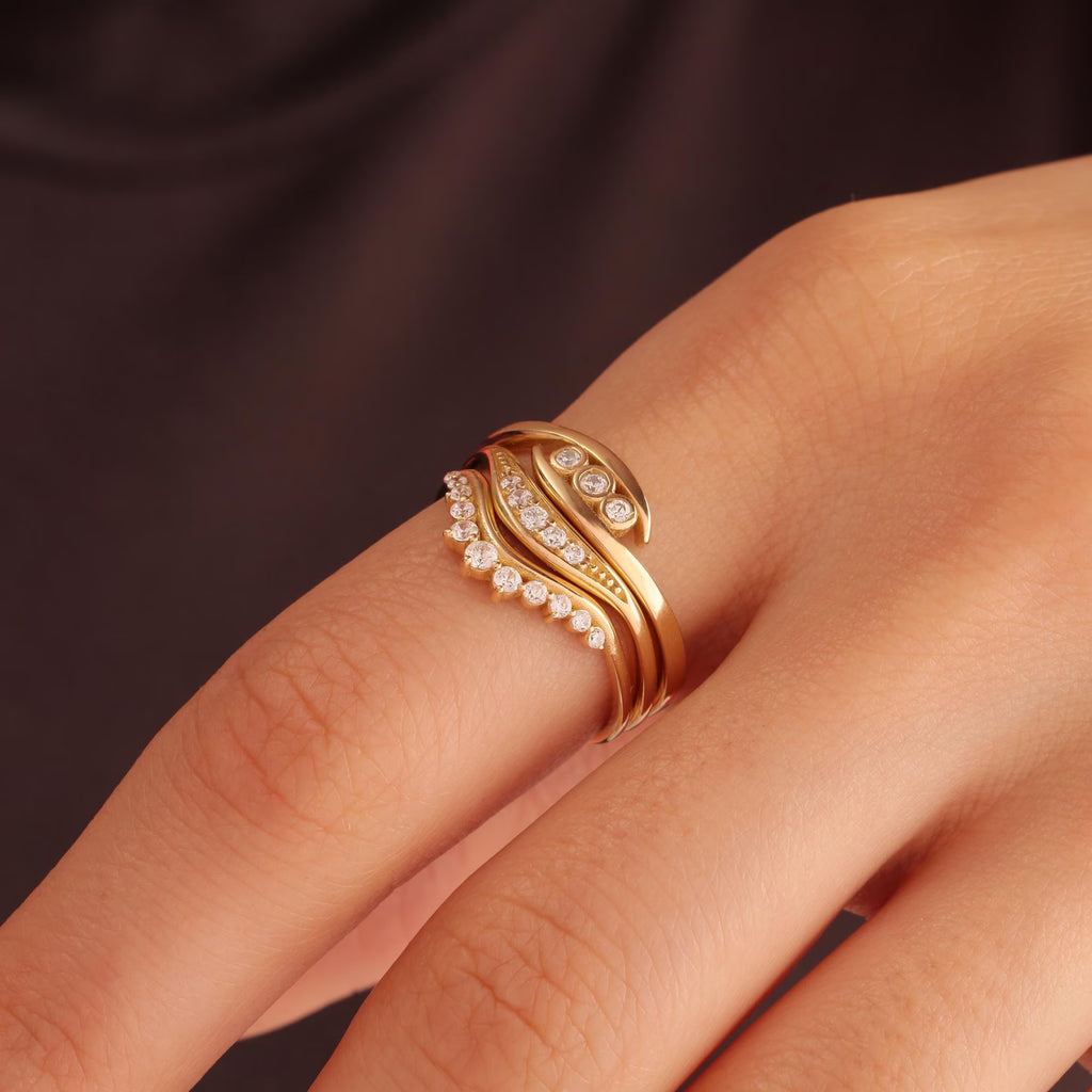 Curve Diamond Ring