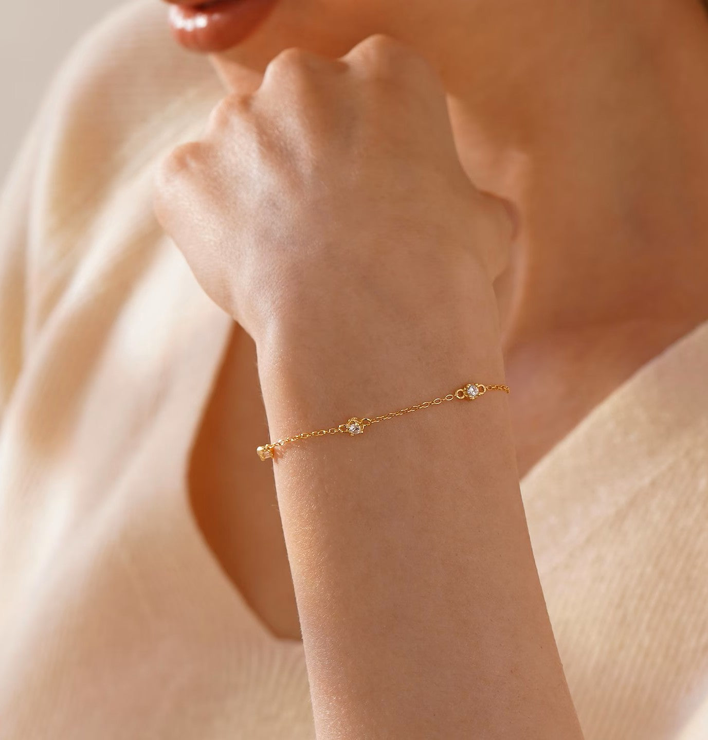 Dainty Round Diamond Station Bracelet