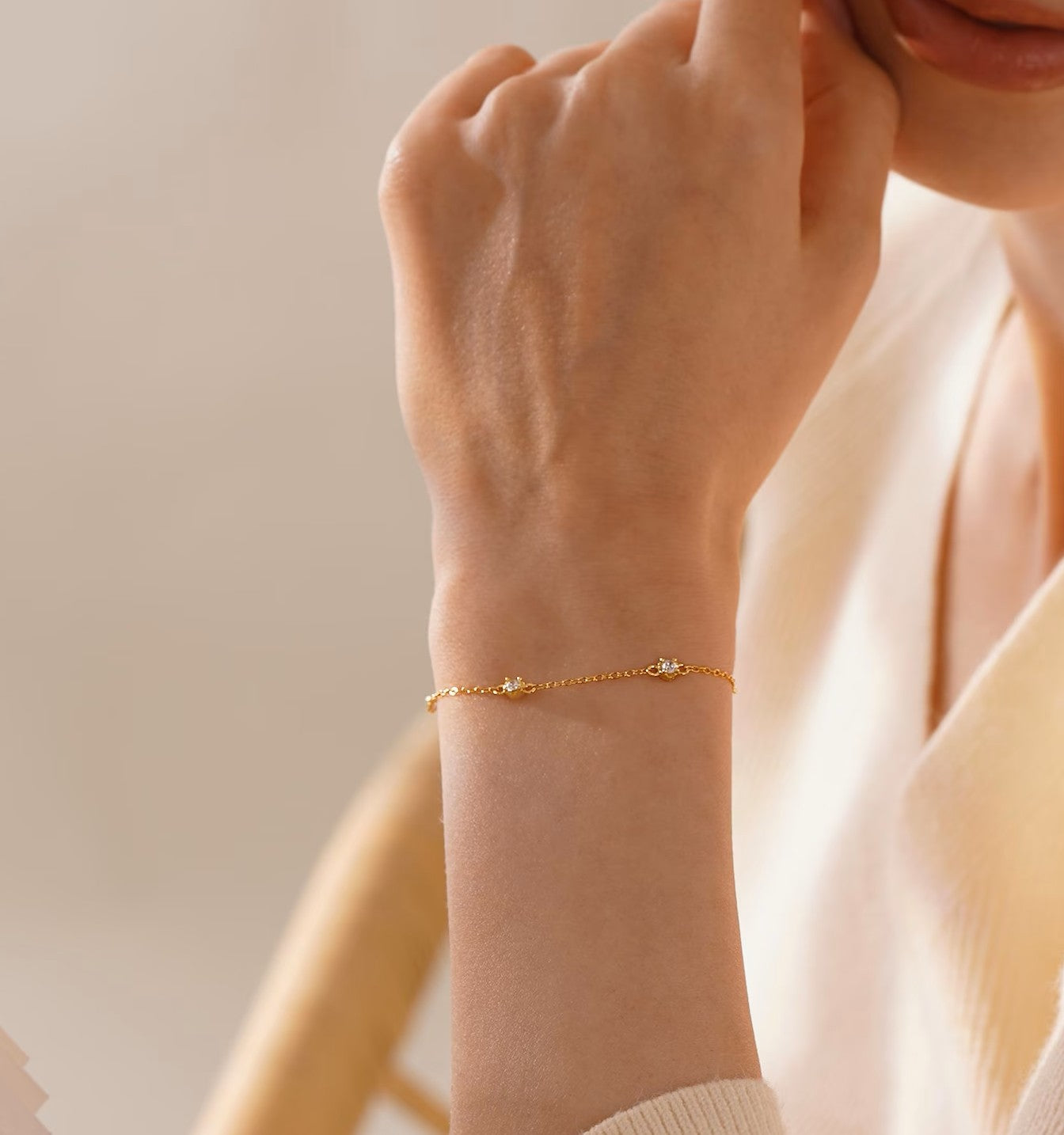 Dainty Round Diamond Station Bracelet