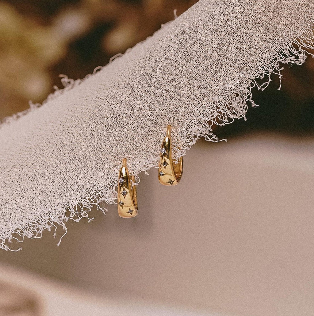 Dainty Star Huggie Hoop Earrings