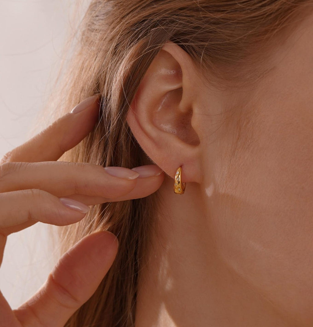 Dainty Star Huggie Hoop Earrings