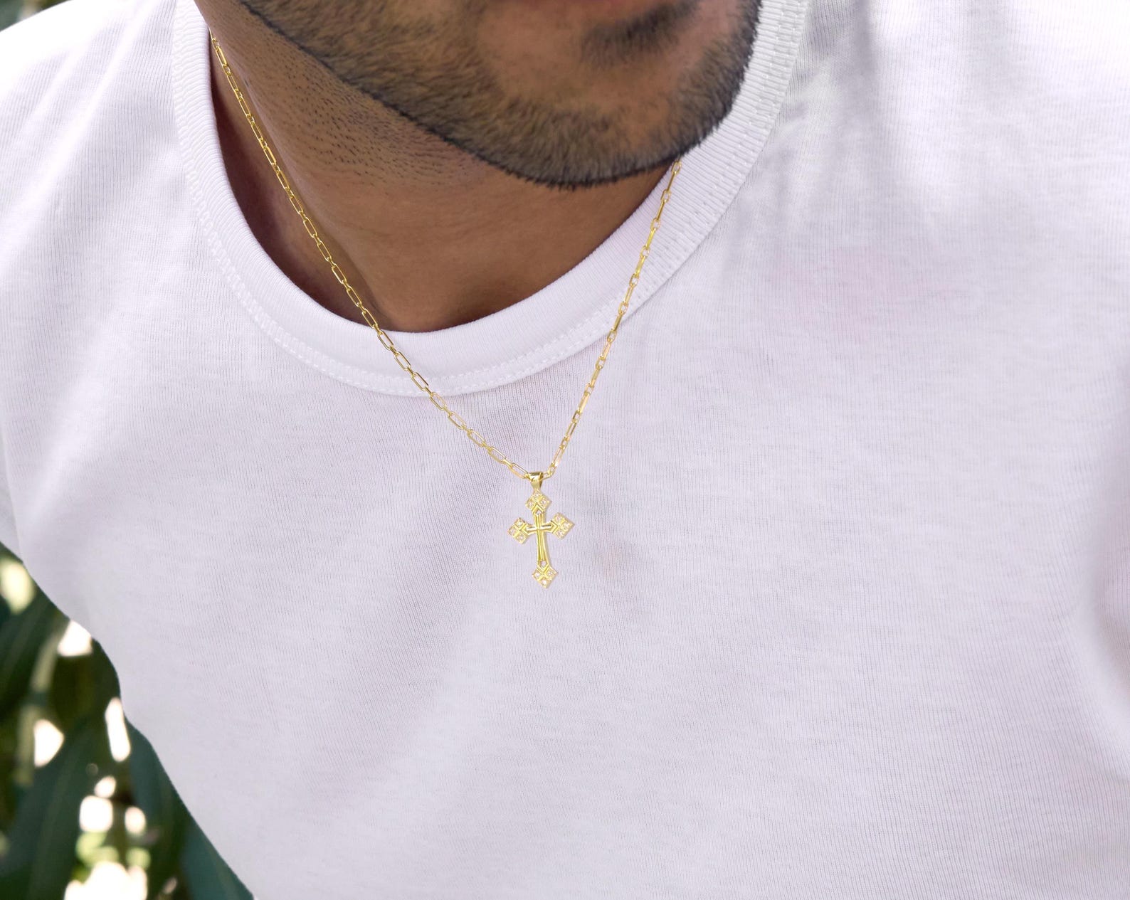 Minimal Cross Pendant Chain Necklace