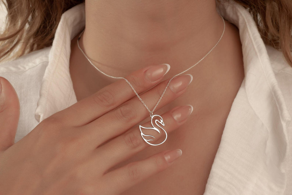 Minimal Swan Pendant Necklace