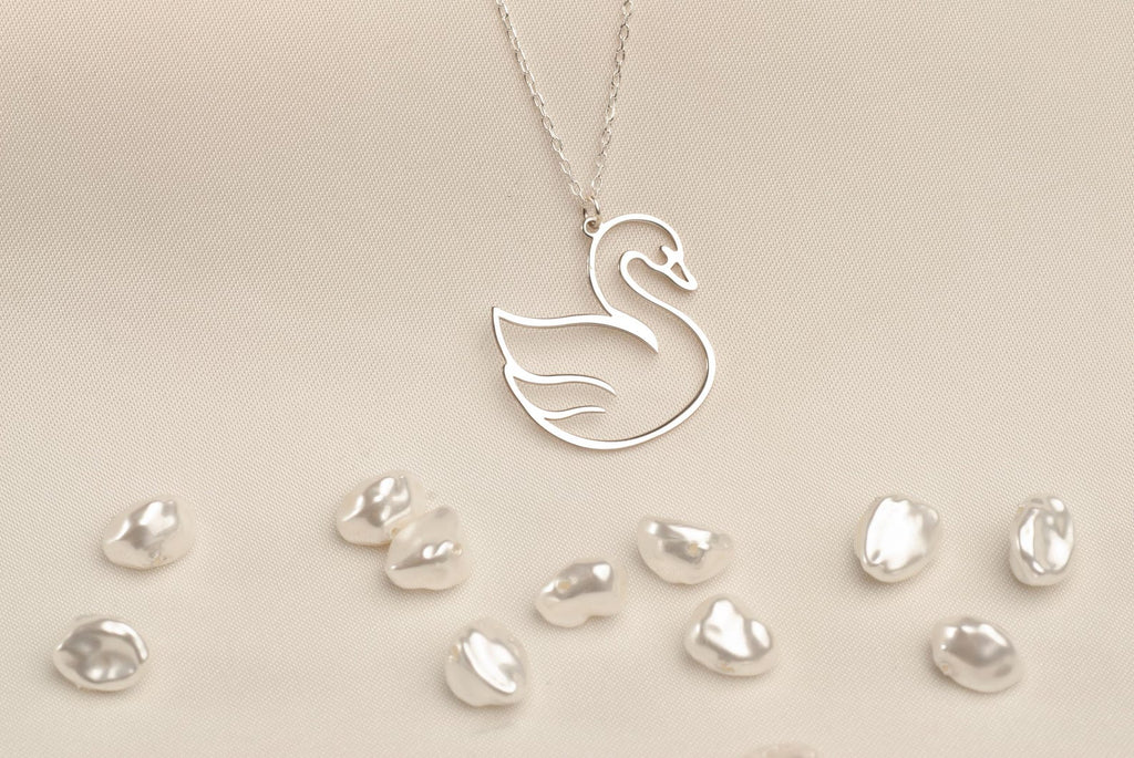 Minimal Swan Pendant Necklace