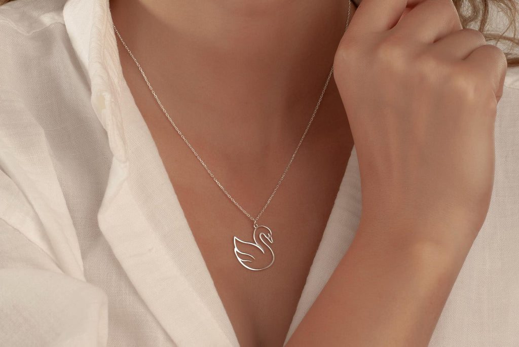 Minimal Swan Pendant Necklace