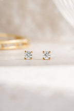 Prong Round Solitaire Studs