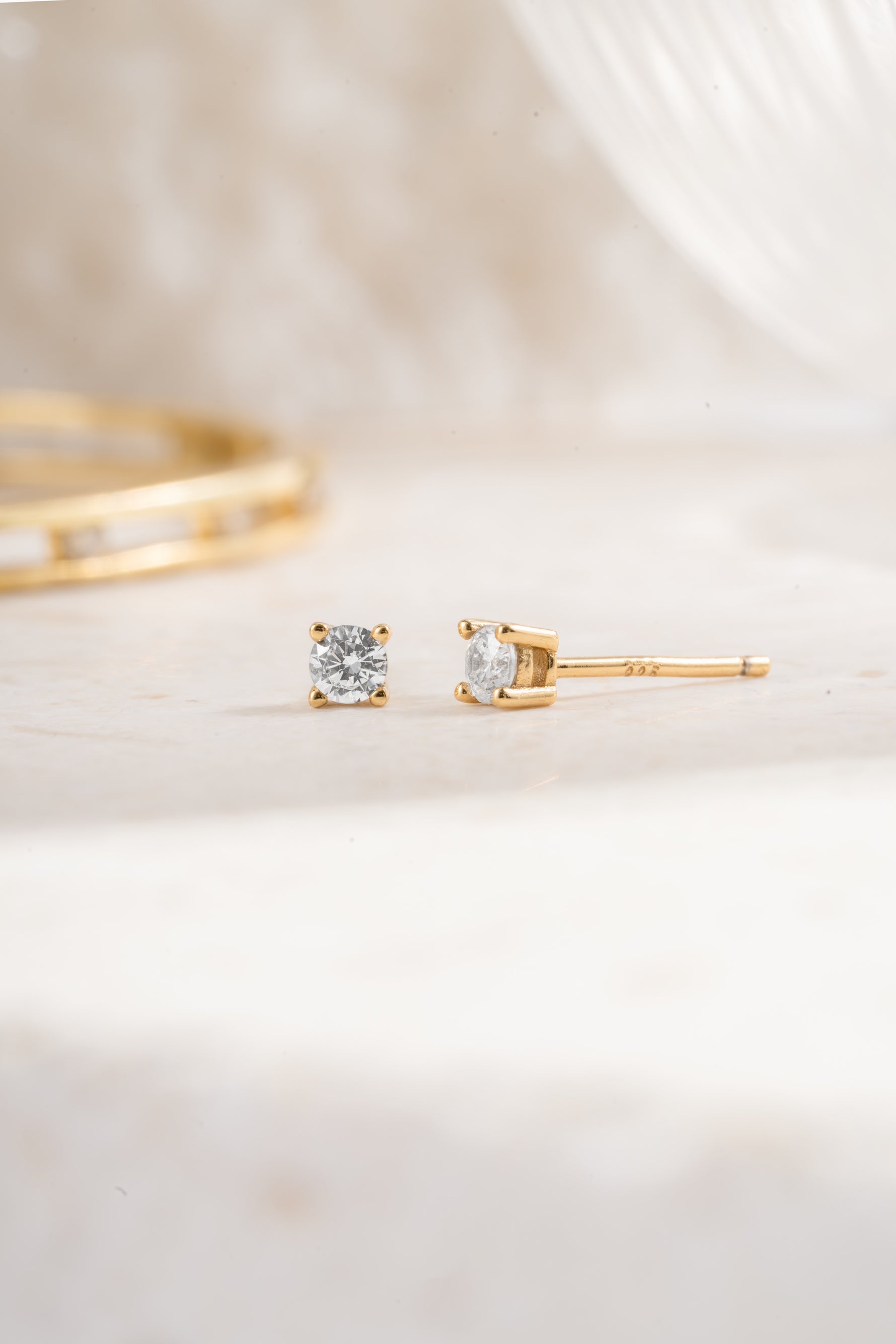 Prong Round Solitaire Studs