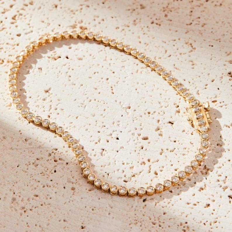 Round Diamond Bezel Set Tennis Bracelet