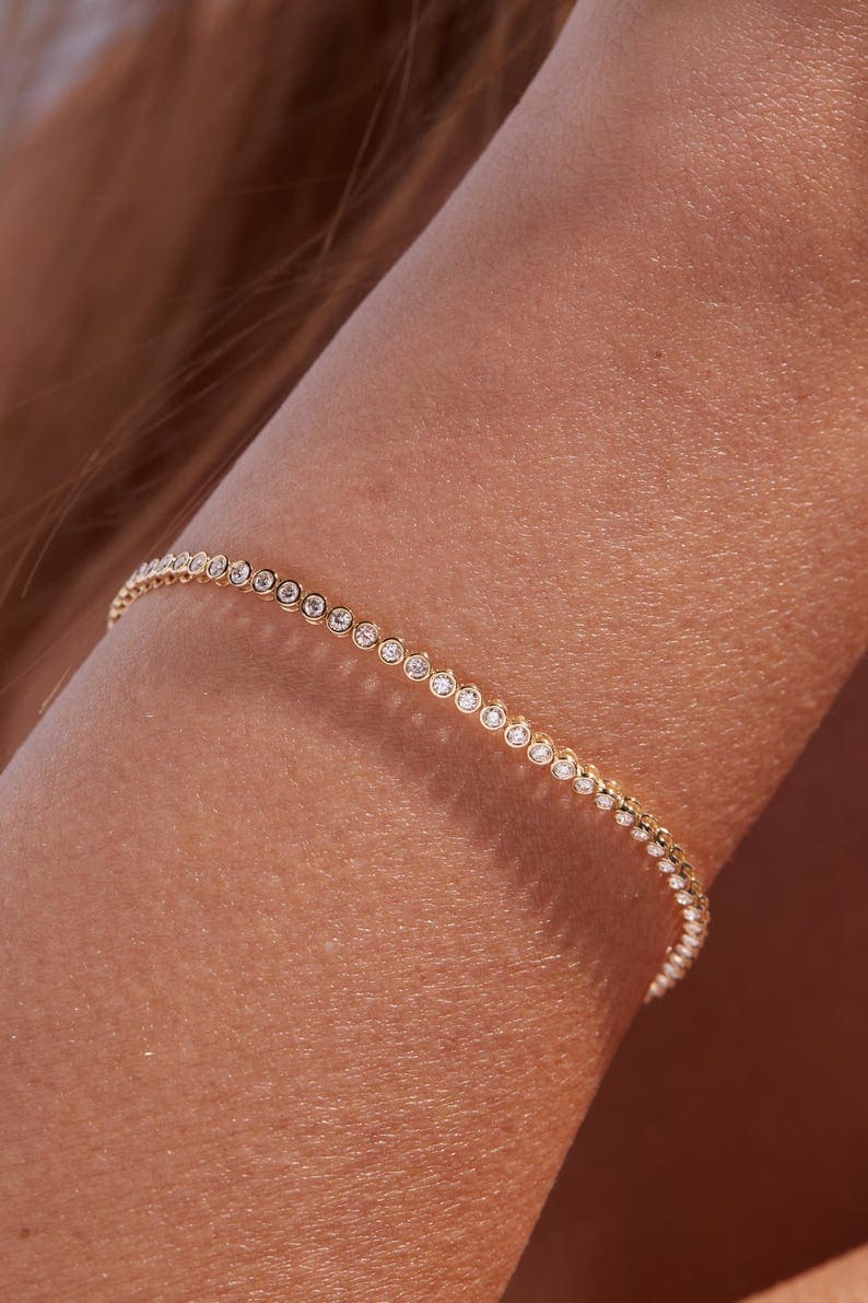 Round Diamond Bezel Set Tennis Bracelet
