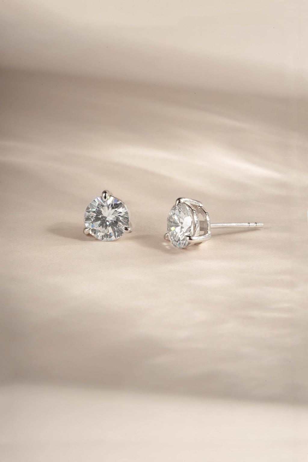 Round Solitaire Stud Earrings