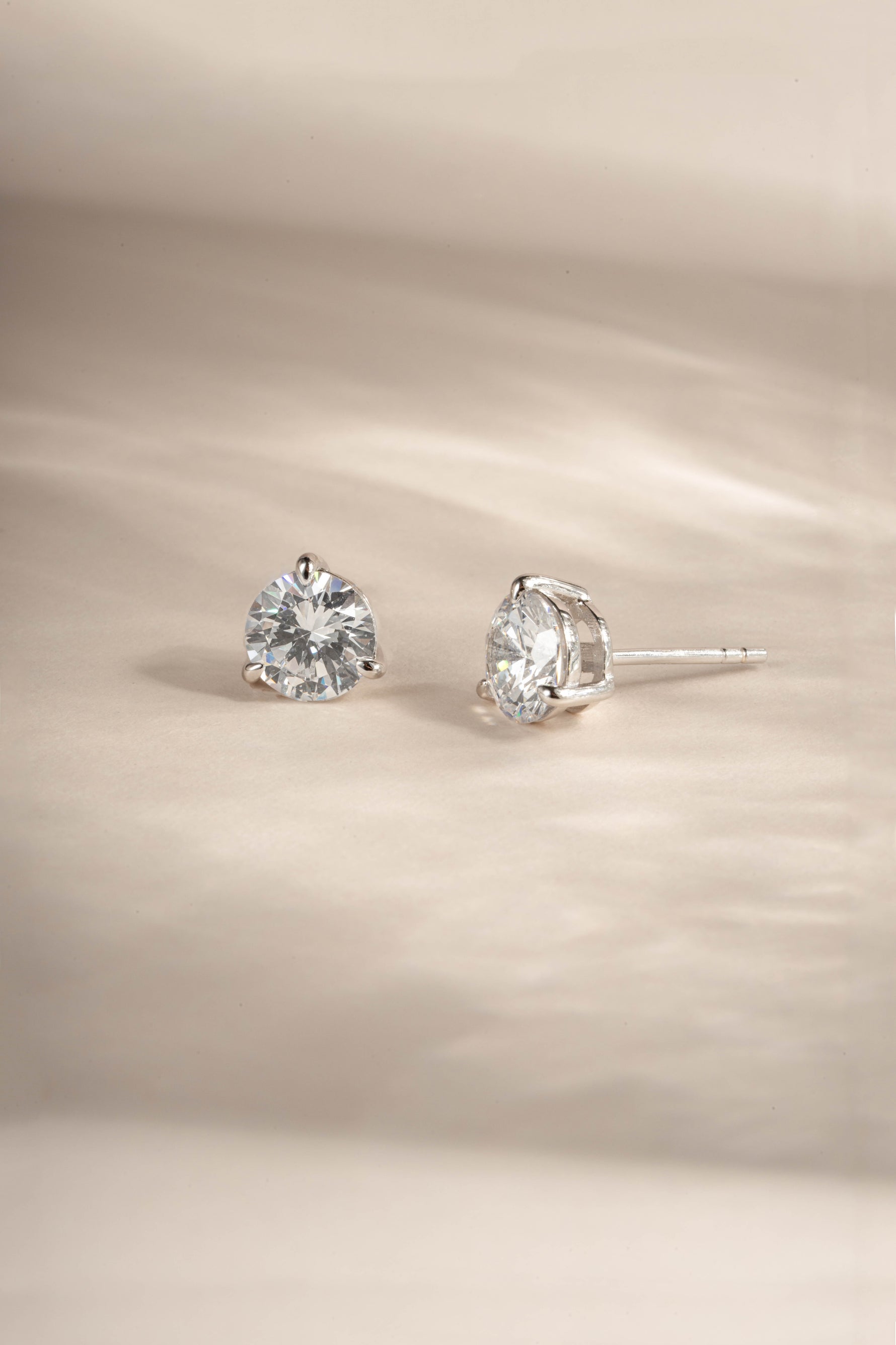 Round Solitaire Stud Earrings