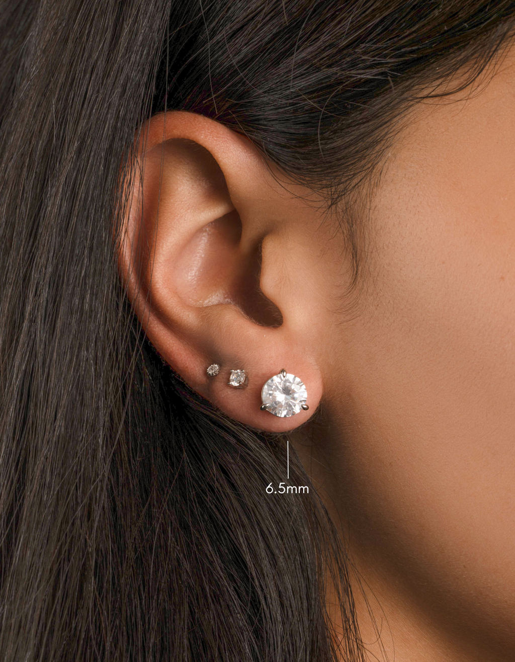 Round Solitaire Stud Earrings
