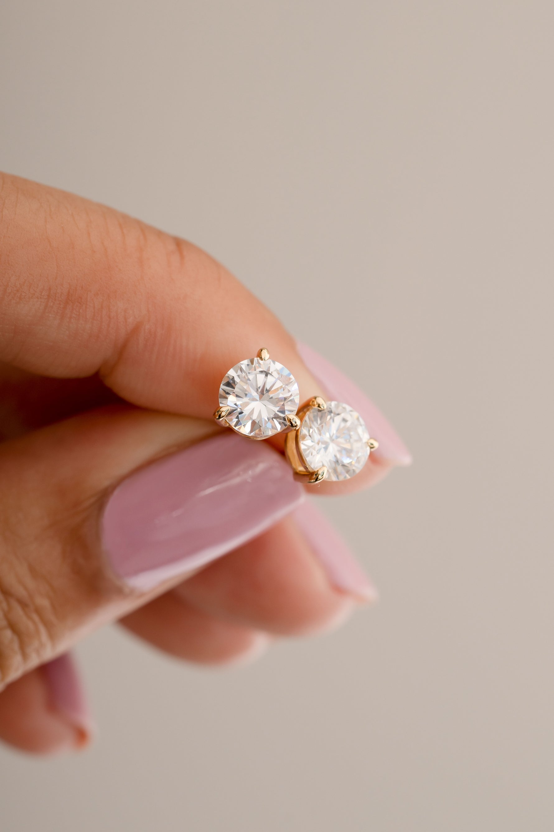Round Solitaire Stud Earrings