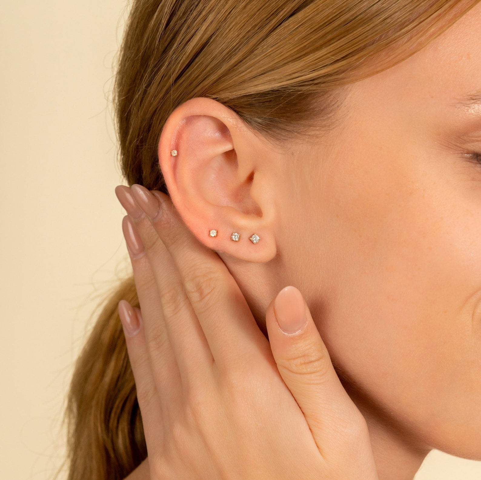 Round Solitaire Studs