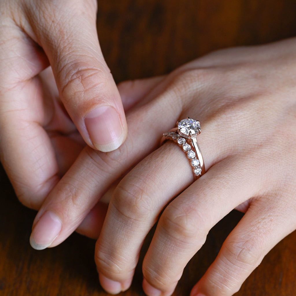 The Aria Bridal Set - Round Solitaire Ring with Curved Diamond Band