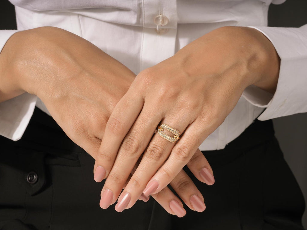 The Aureli Link Ring - Pavé Diamond Link Ring