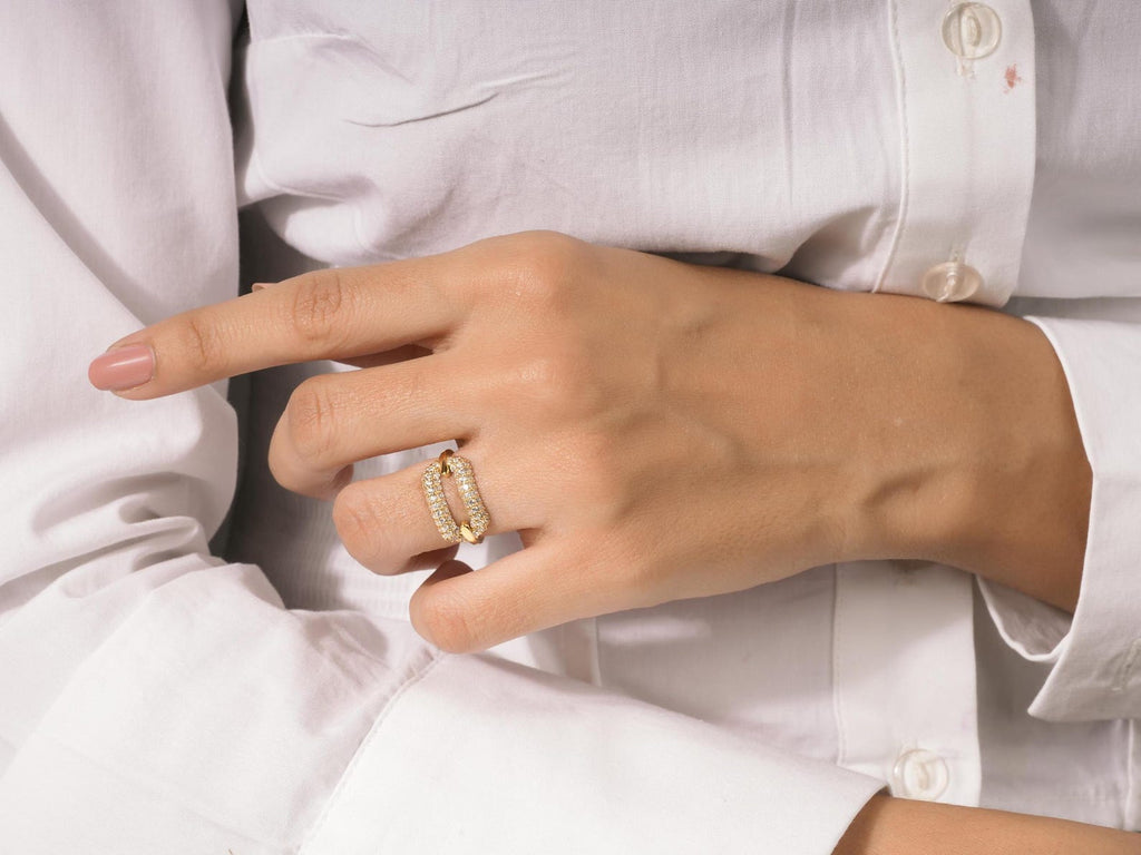 The Aureli Link Ring - Pavé Diamond Link Ring