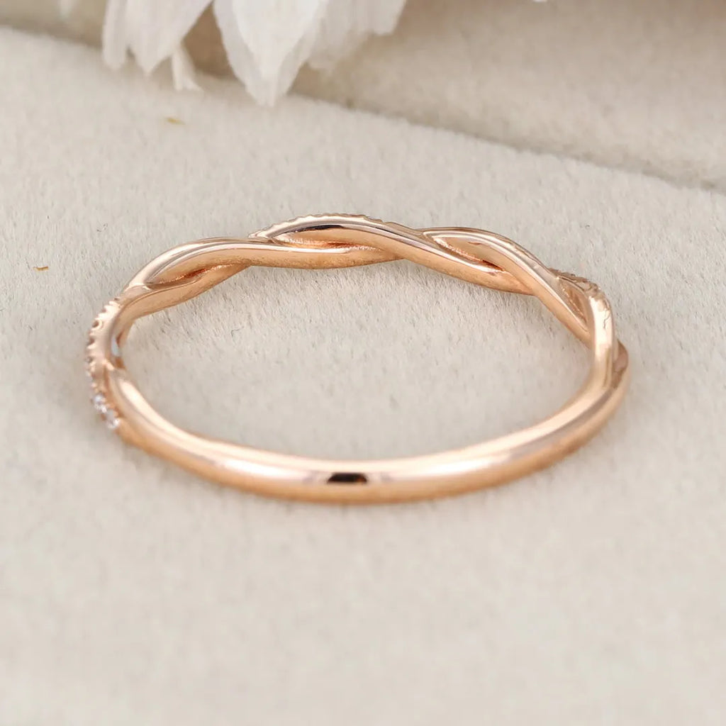 The Aveline Ring - Diamond Twist Band