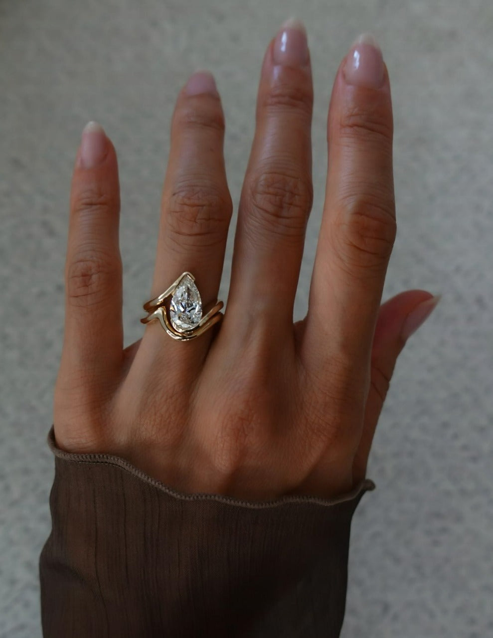 The Elara Bridal Set - Pear Diamond Bypass Bridal Set