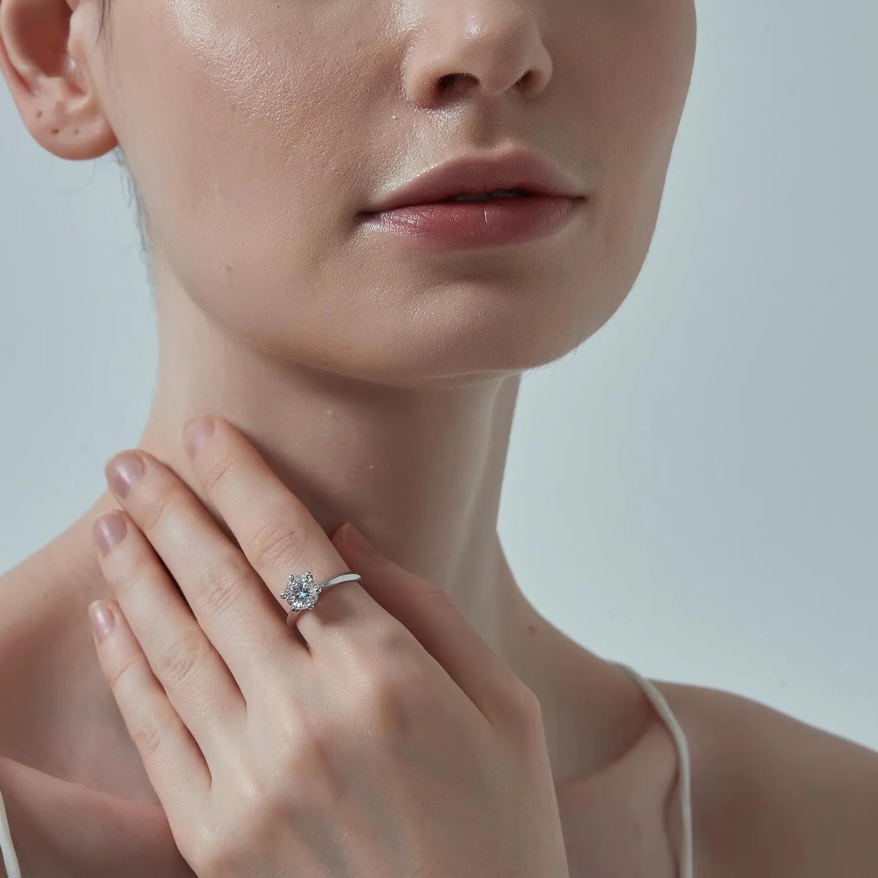 The Eleanor Ring - Round Solitaire Diamond Ring