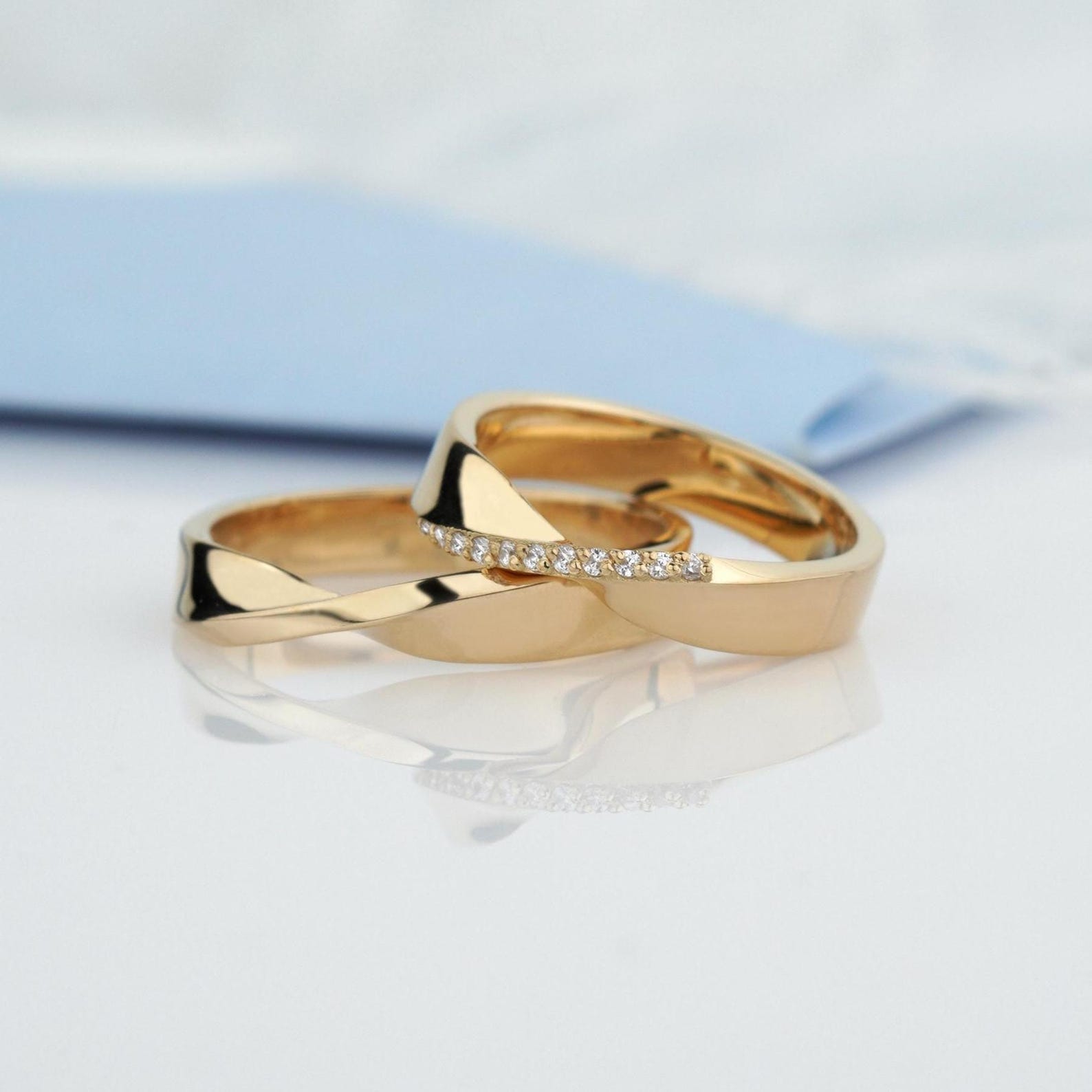 The Sorène Band - Twisted Crossover Band in Silver