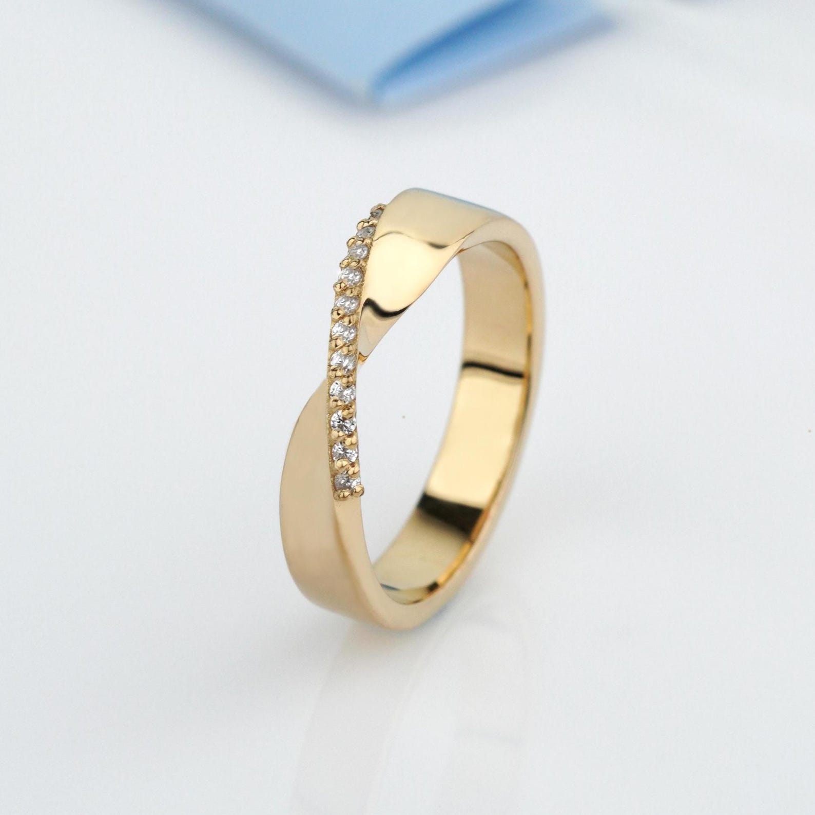 The Sorène Band - Twisted Crossover Band in Silver