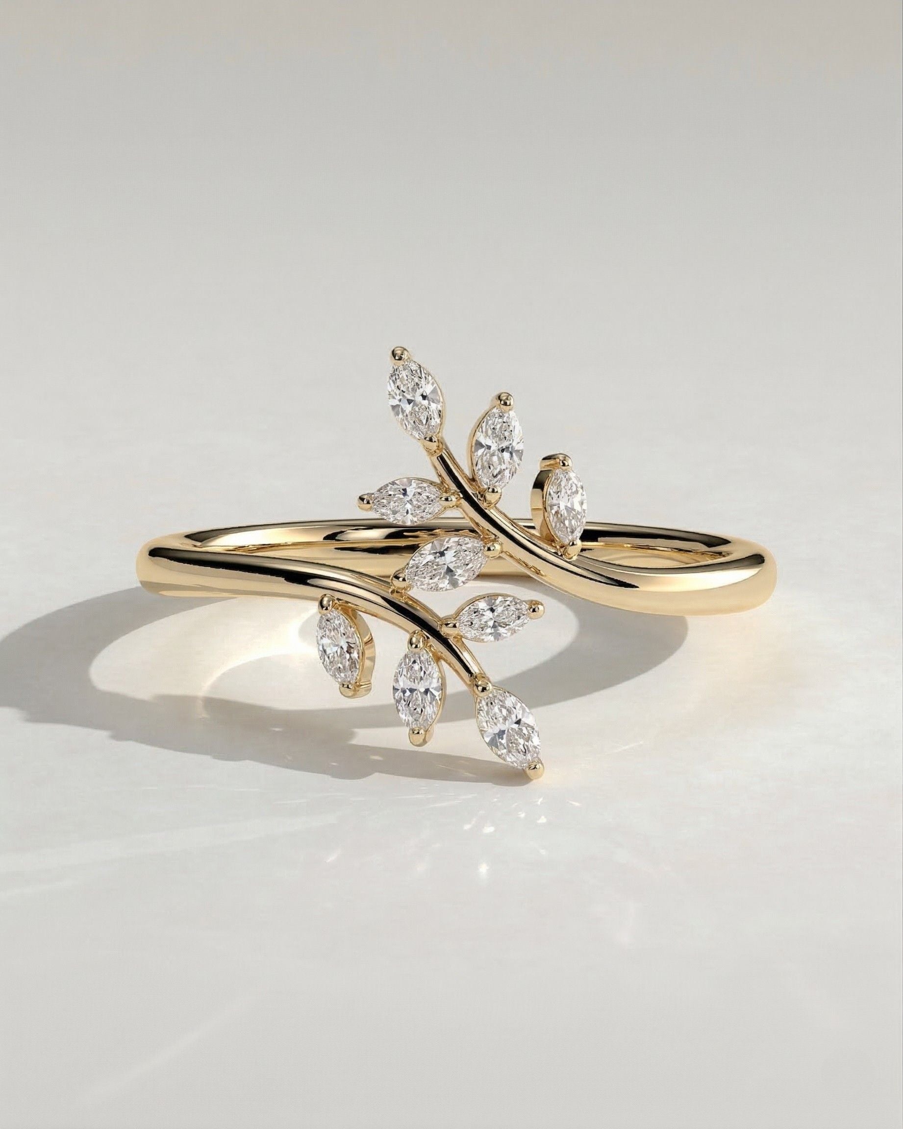 The Sylune Ring - Diamond Leaf Vine Ring