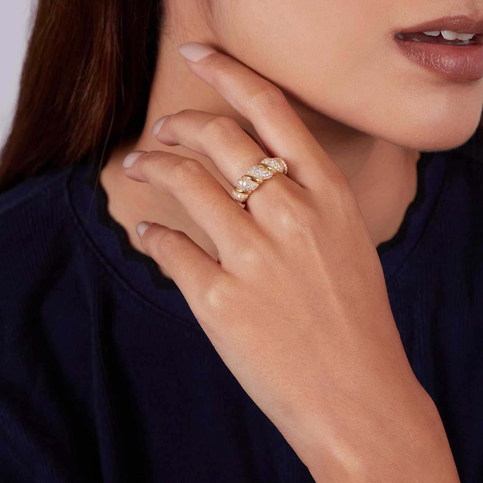 The Virello Ring - Twisted Pavé Diamond Band