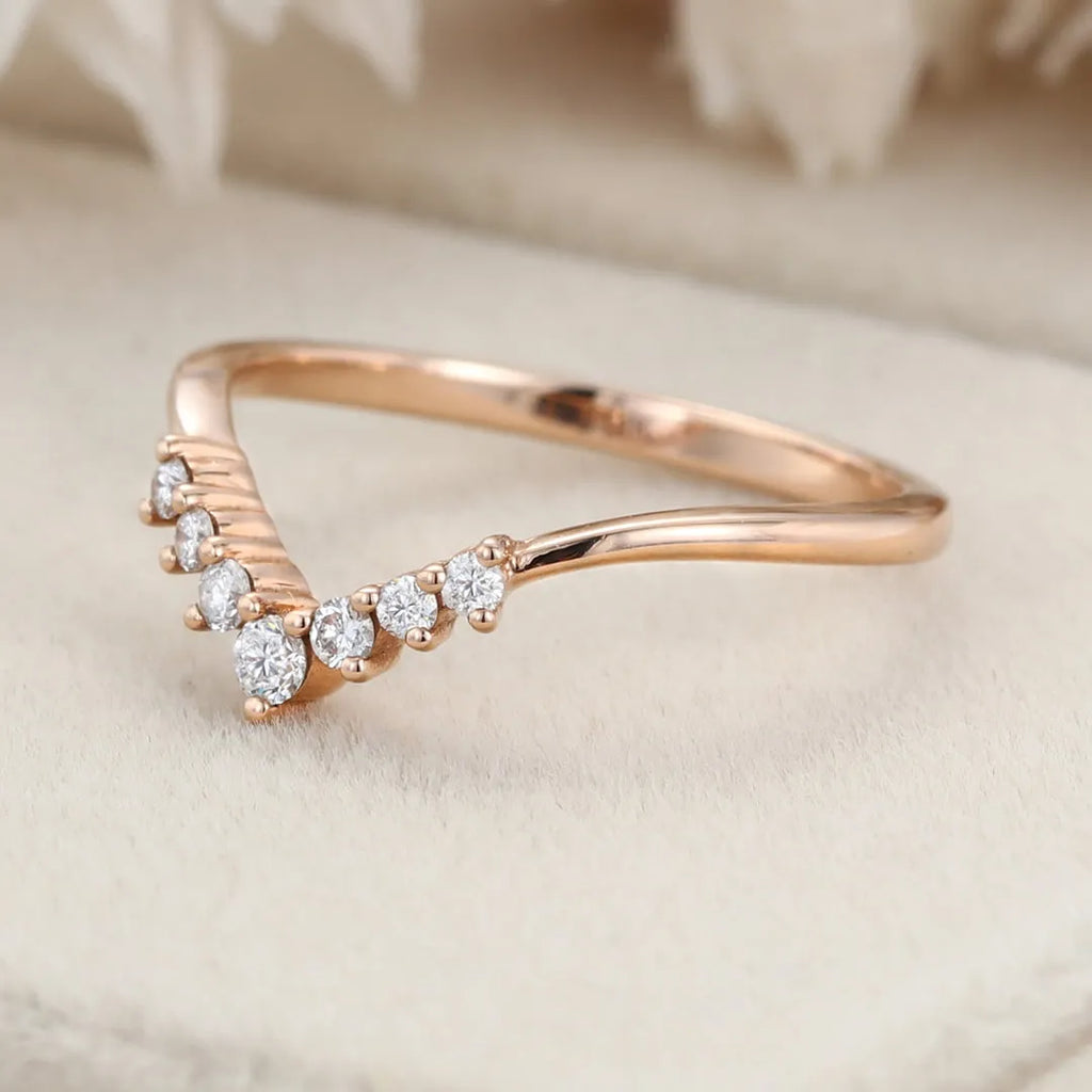The Elin Ring - Round Diamond V Contour Ring