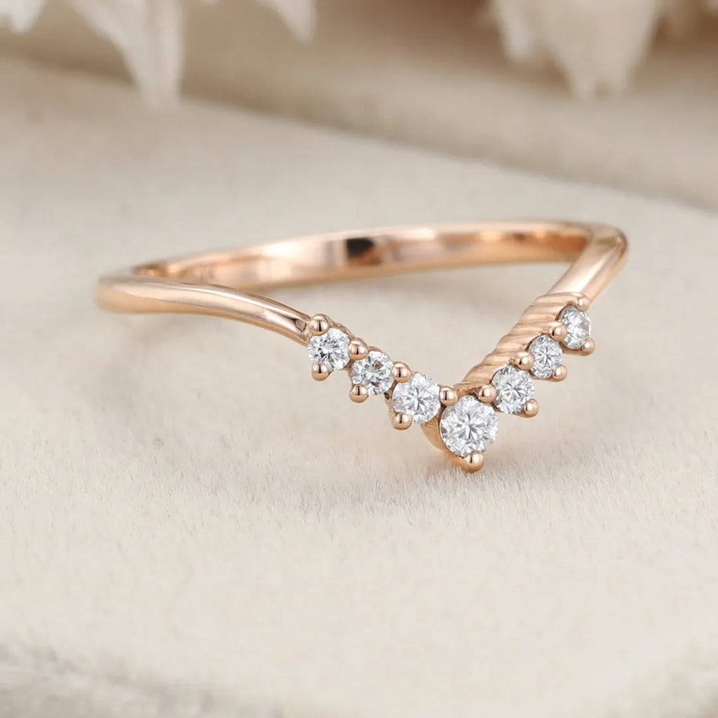 The Elin Ring - Round Diamond V Contour Ring
