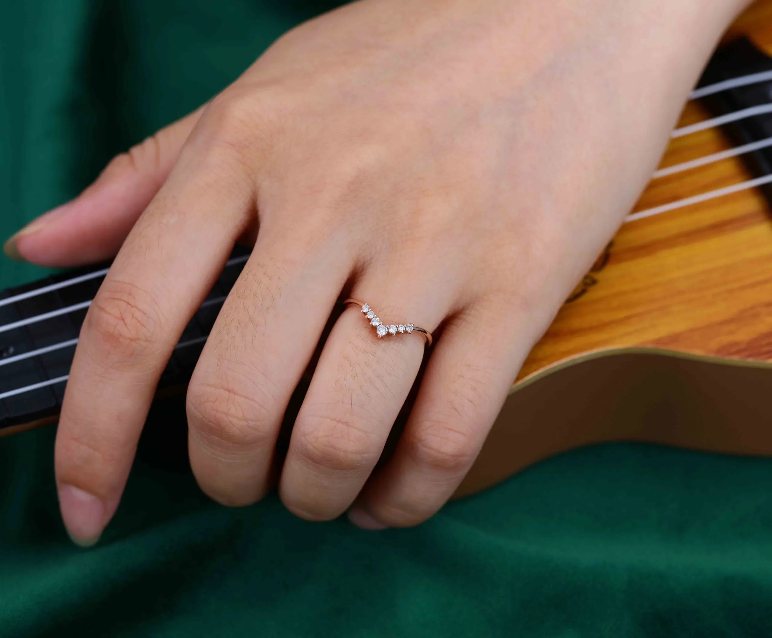 The Elin Ring - Round Diamond V Contour Ring