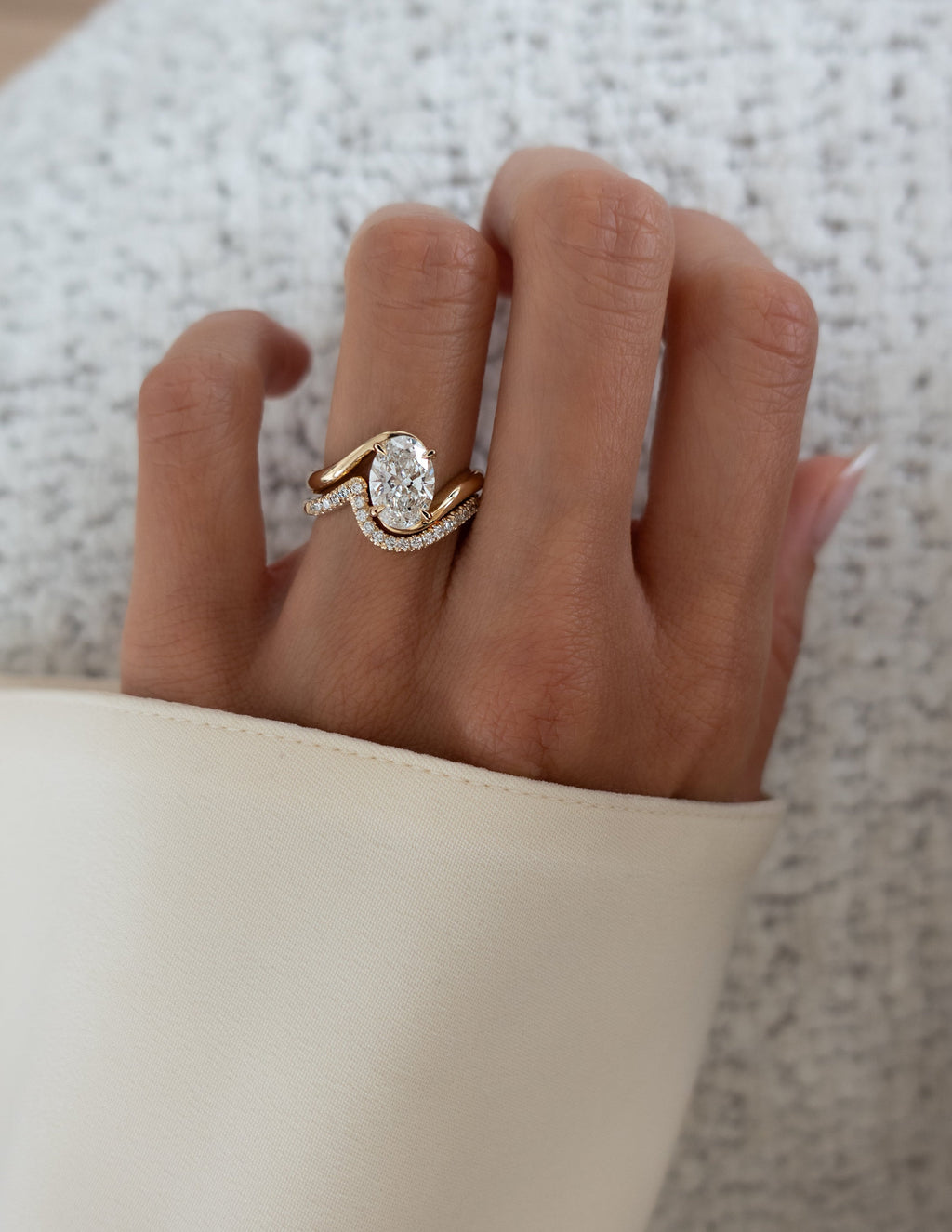 The Elodie Bridal Set - Oval Diamond Ring with Twisted Contour Band