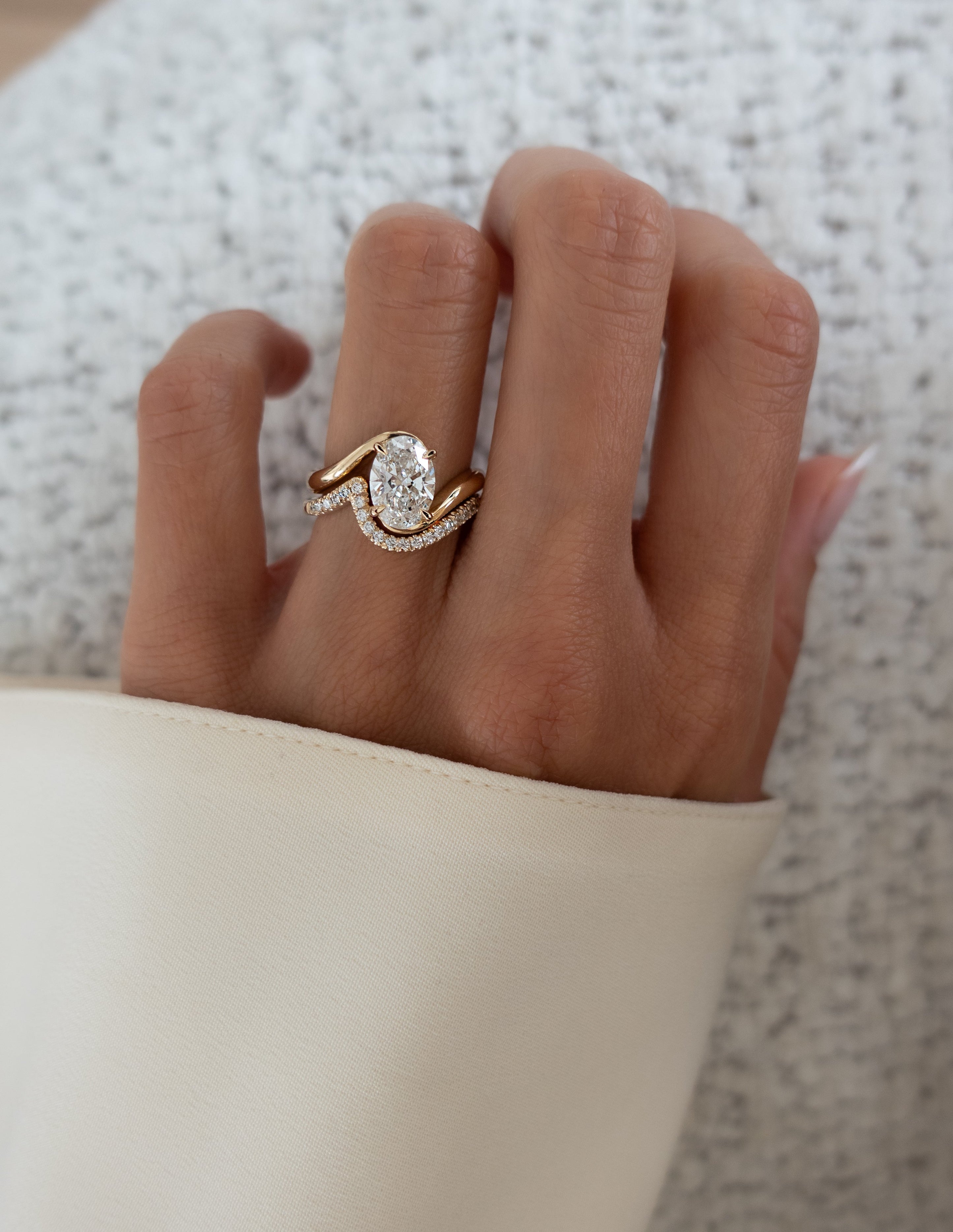The Elodie Bridal Set - Oval Diamond Ring with Twisted Contour Band