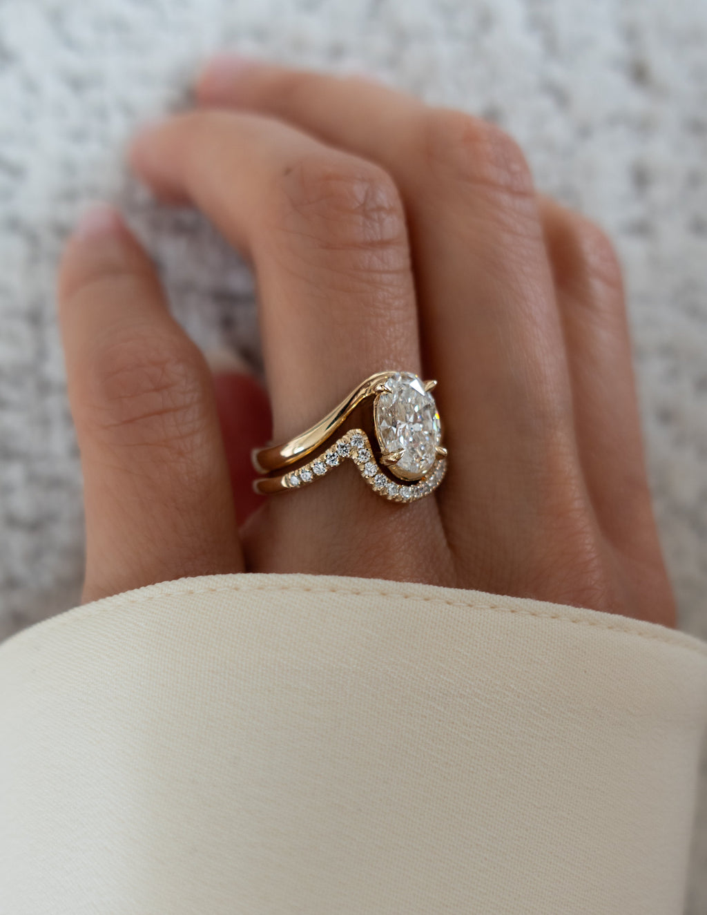 The Elodie Bridal Set - Oval Diamond Ring with Twisted Contour Band