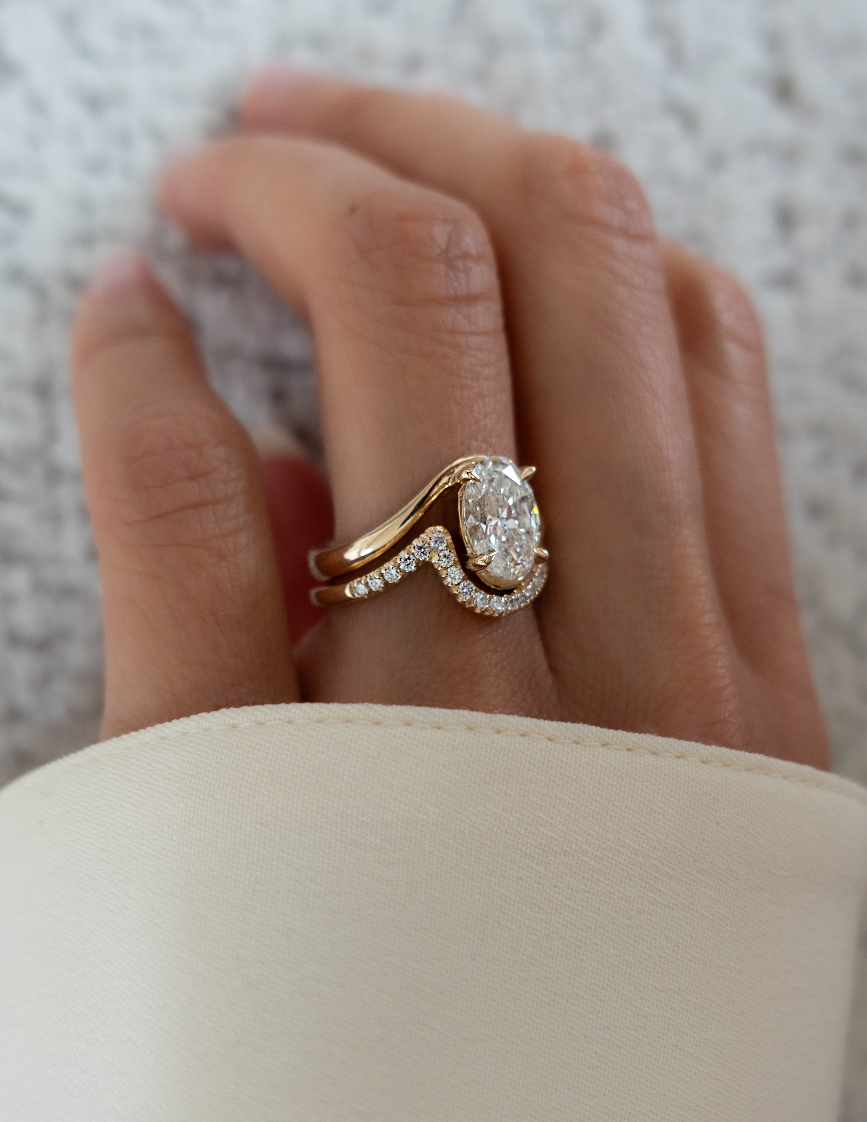 The Elodie Bridal Set - Oval Diamond Ring with Twisted Contour Band