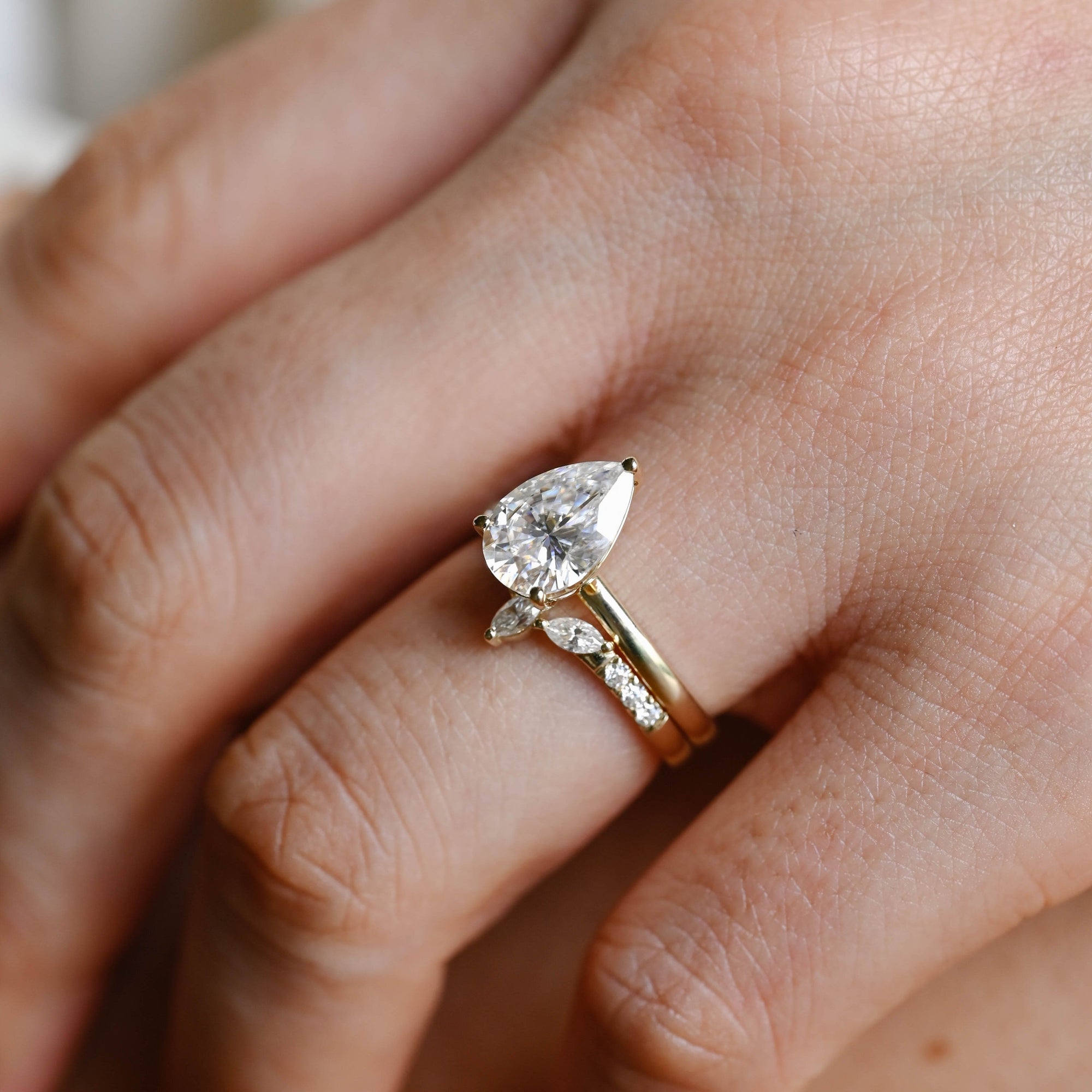 The Fiora Bridal Set - Pear Diamond Ring with Marquise Leaf Wedding Band