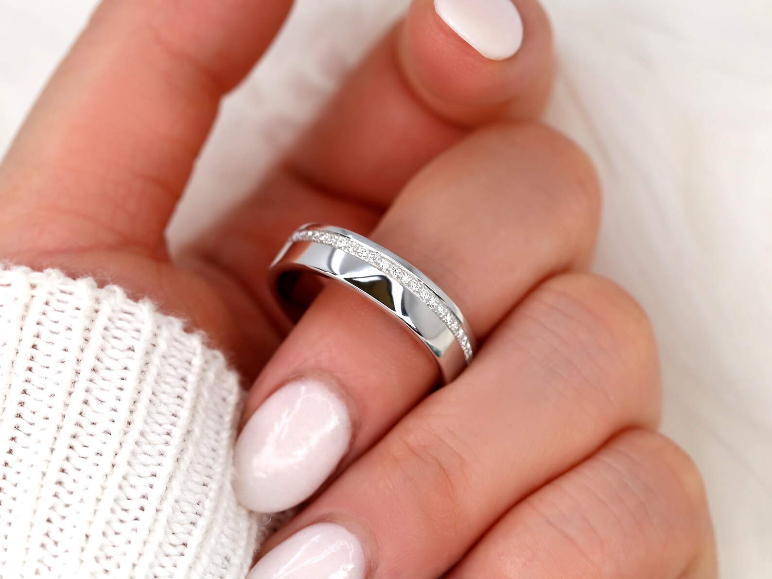 The Nolan Band - Men’s Modern Diamond Wedding Ring