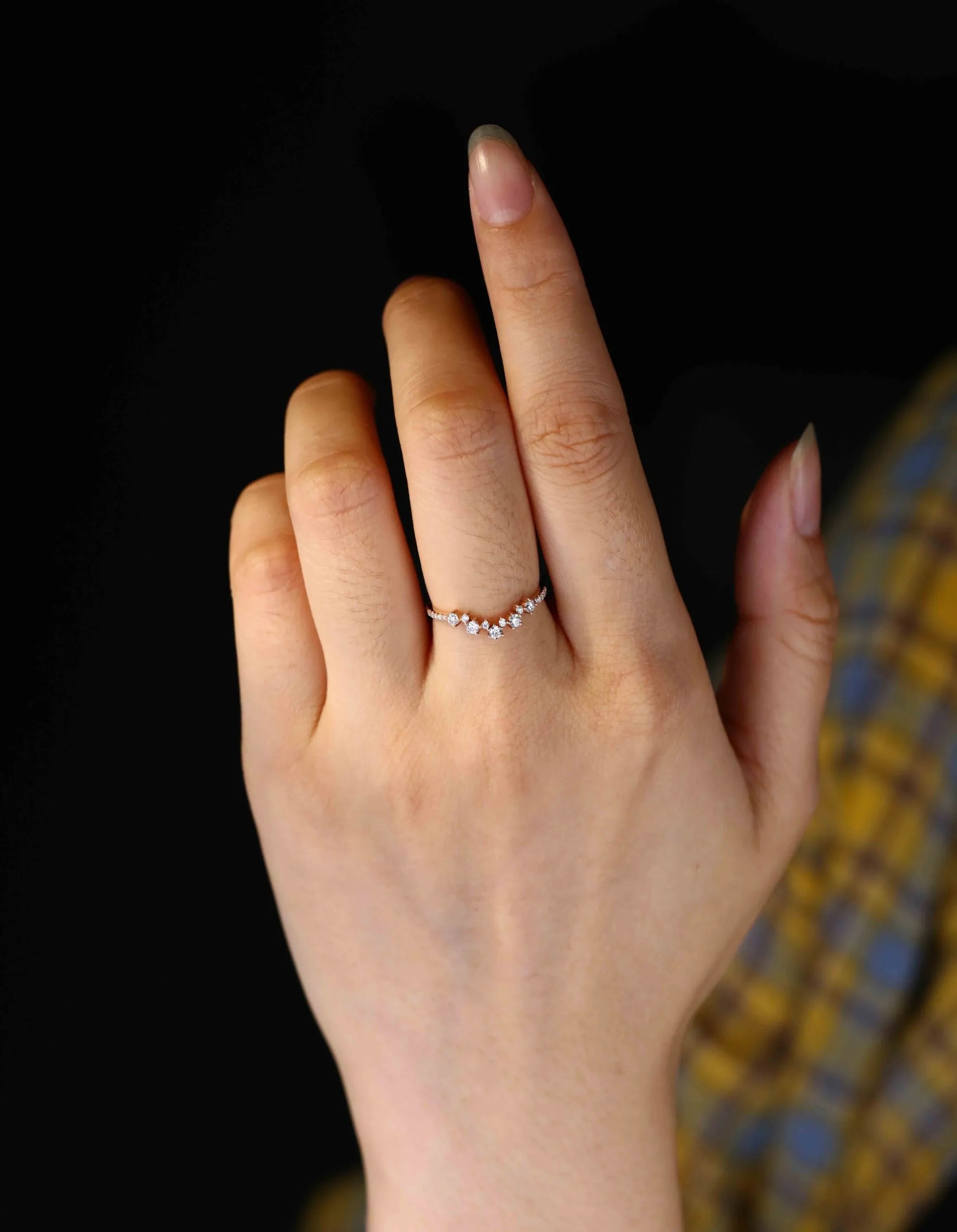 The Serelle Ring - Graduated Diamond Crown Band