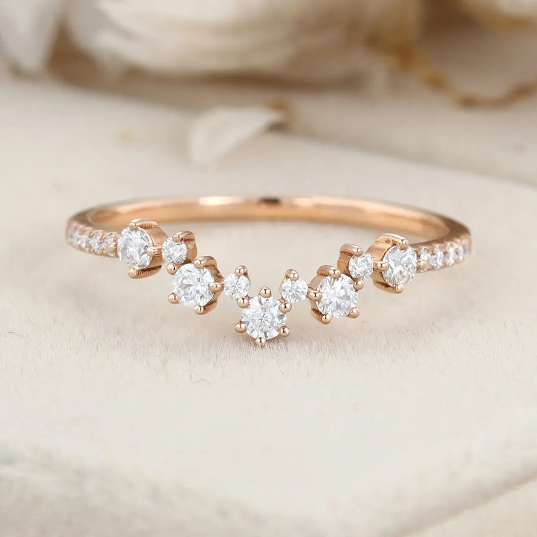 The Serelle Ring - Graduated Diamond Crown Band