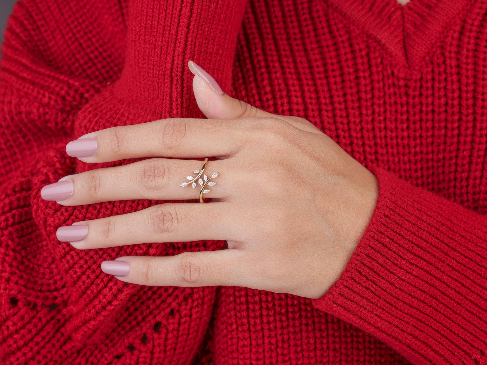 The Sylune Ring - Diamond Leaf Vine Ring
