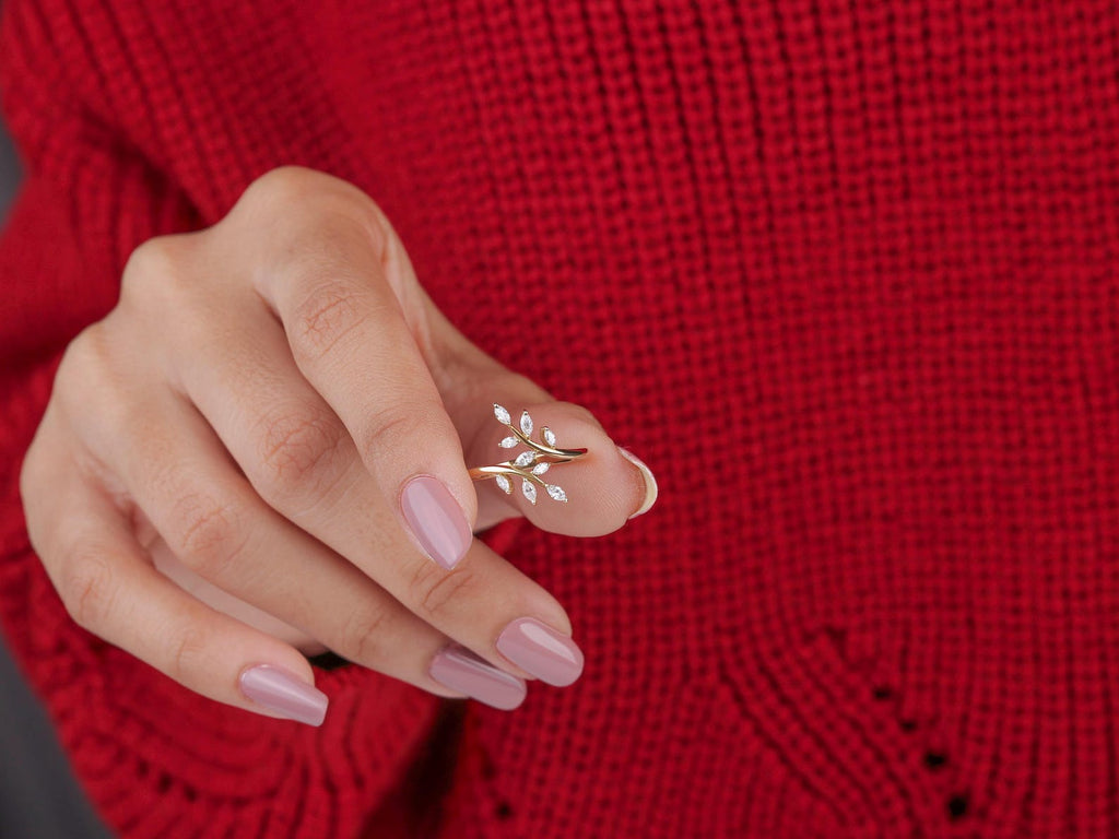 The Sylune Ring - Diamond Leaf Vine Ring