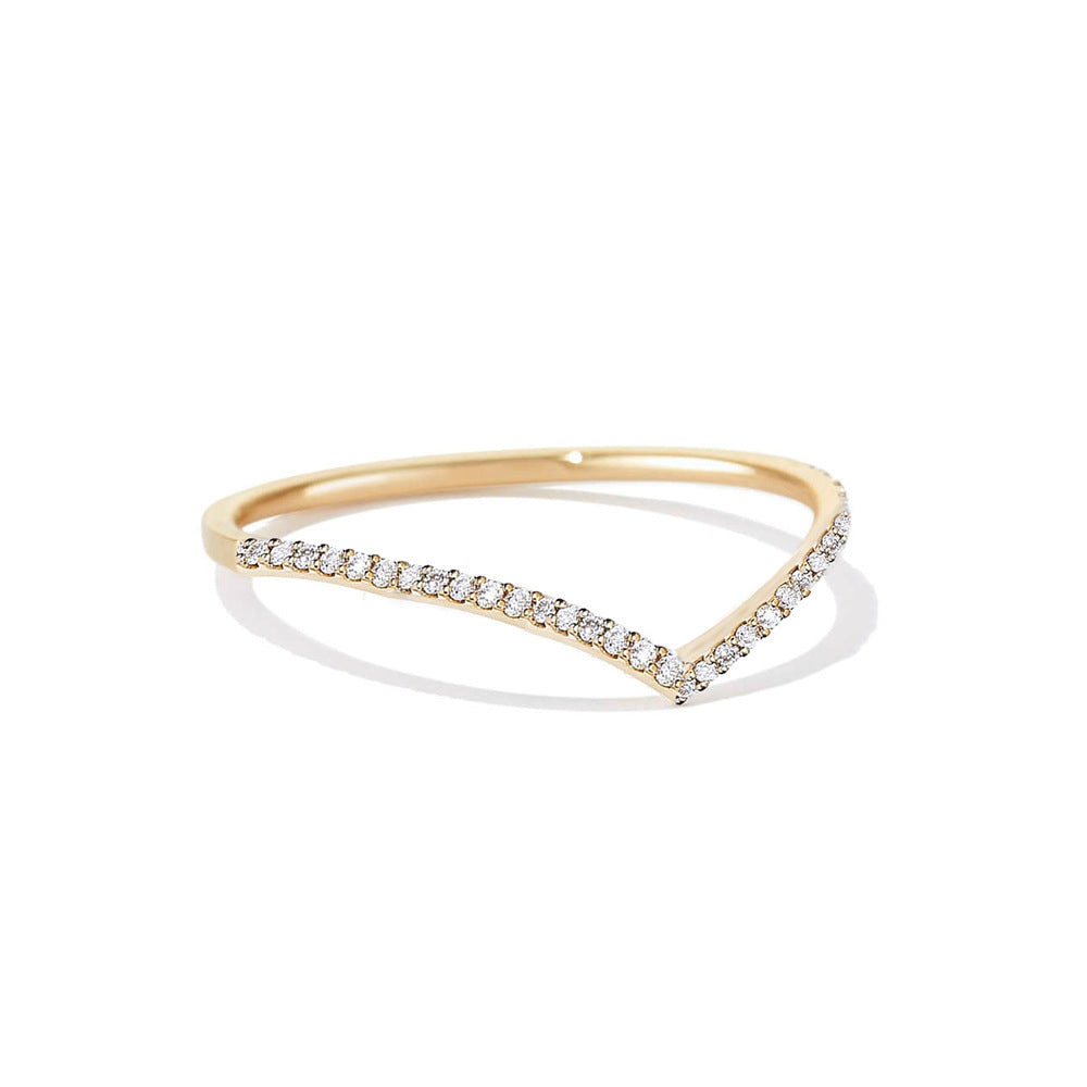 The Vela Band - Diamond Chevron Contour Ring