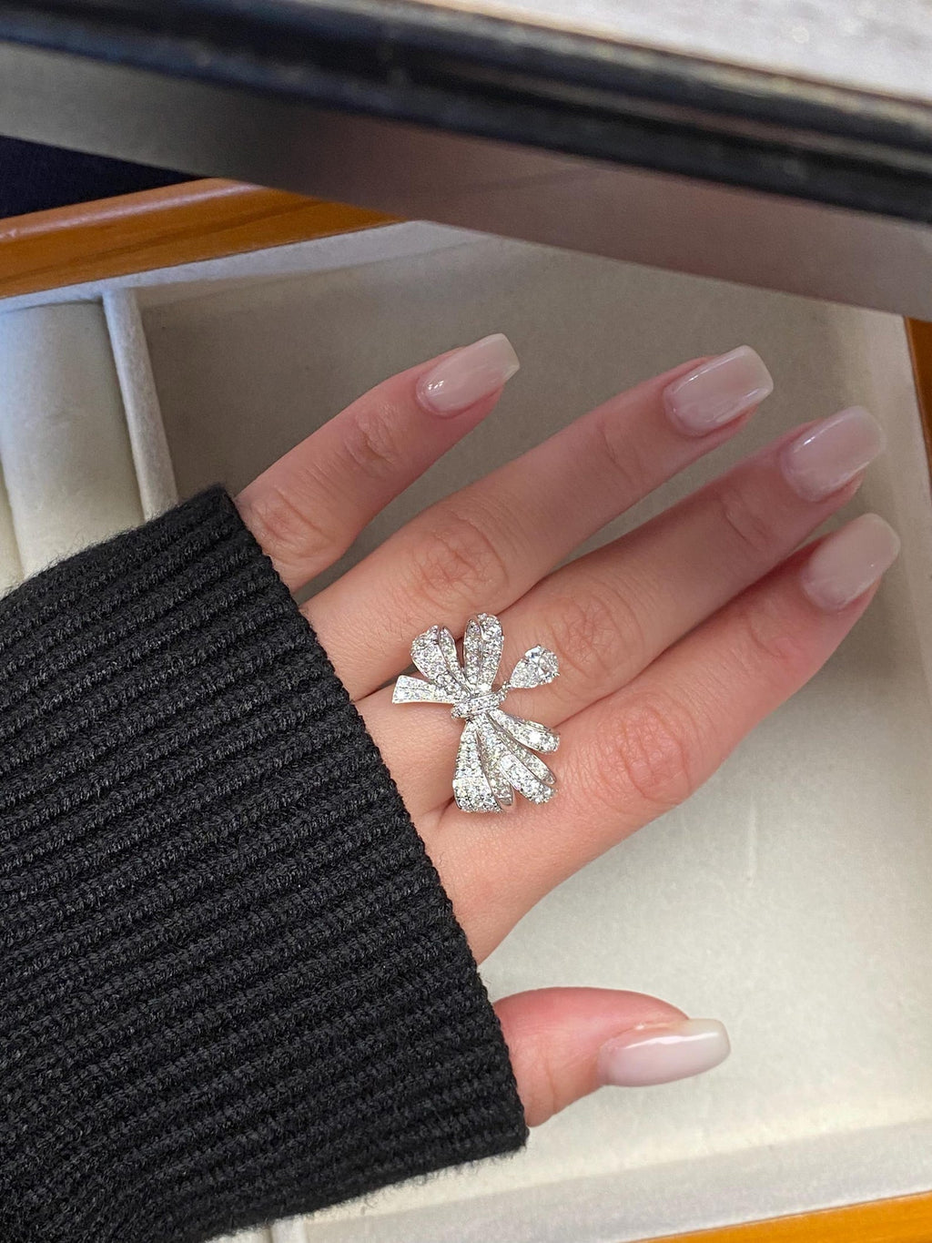 The Virelle Ring - Diamond Ribbon Bow