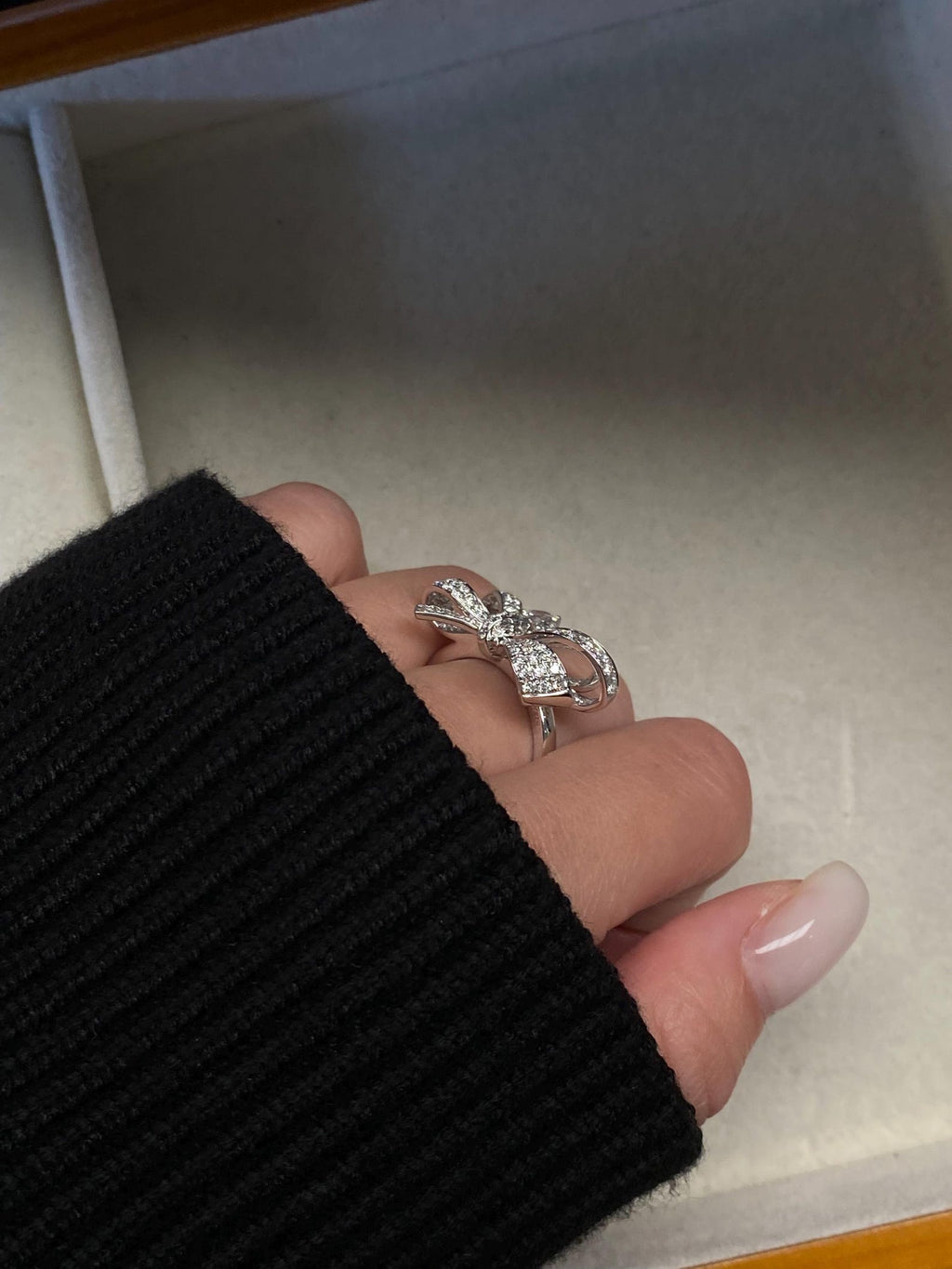 The Virelle Ring - Diamond Ribbon Bow