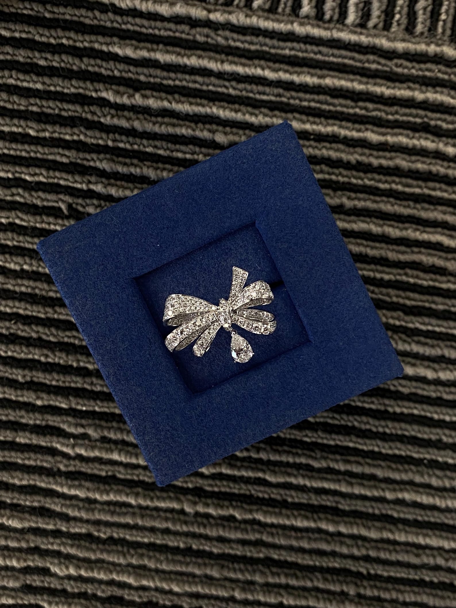 The Virelle Ring - Diamond Ribbon Bow