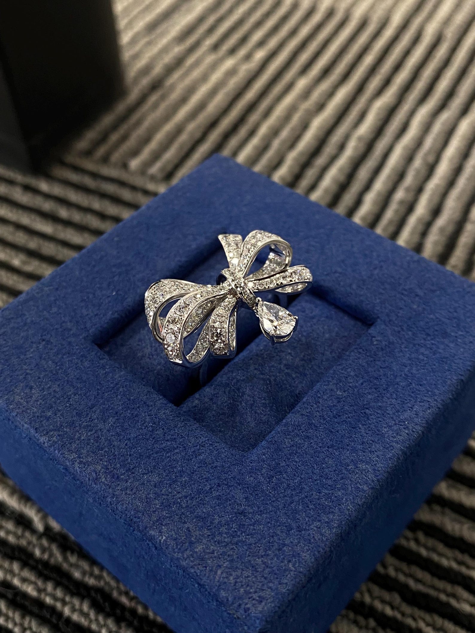 The Virelle Ring - Diamond Ribbon Bow