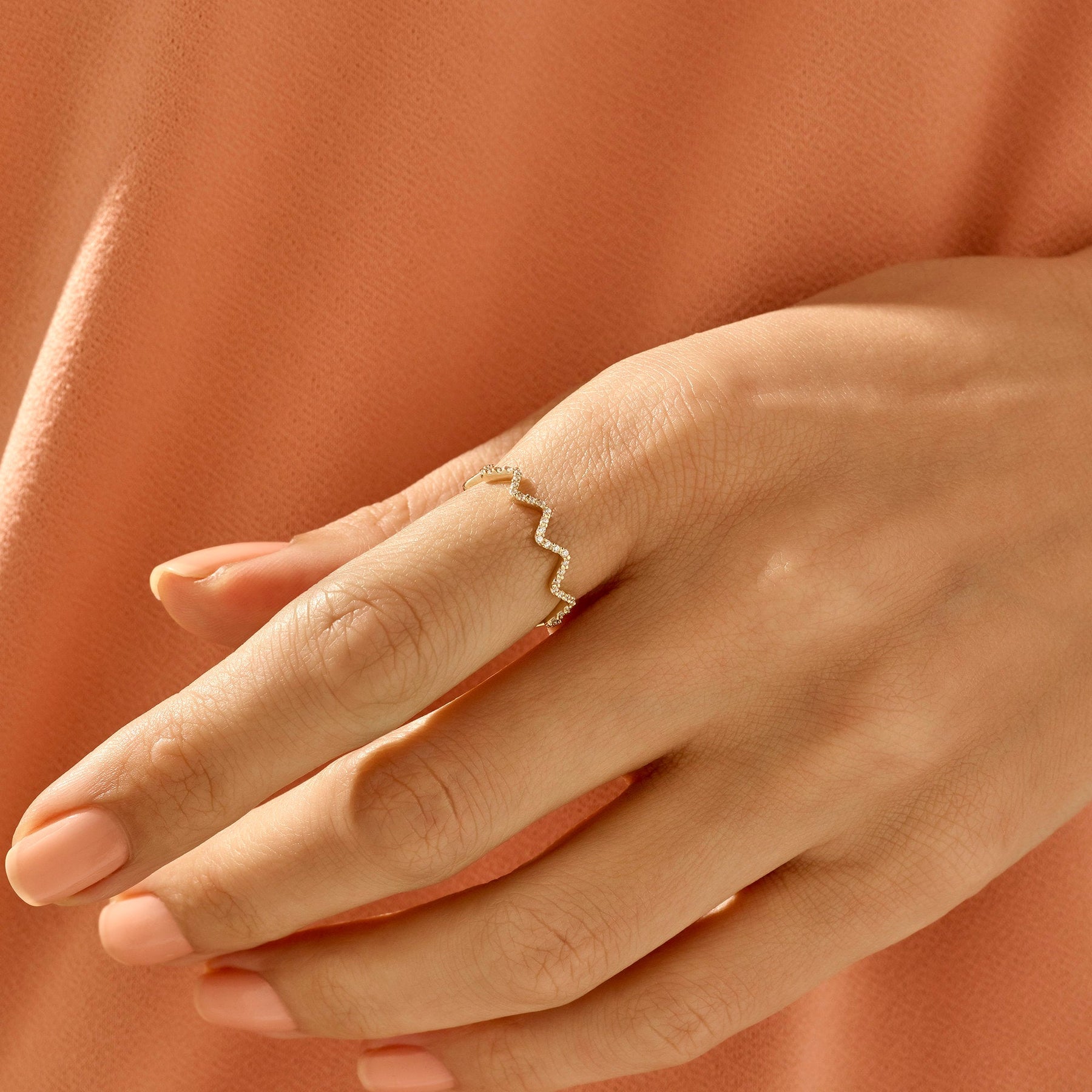 The Zia Band - Diamond Zigzag Contour Ring
