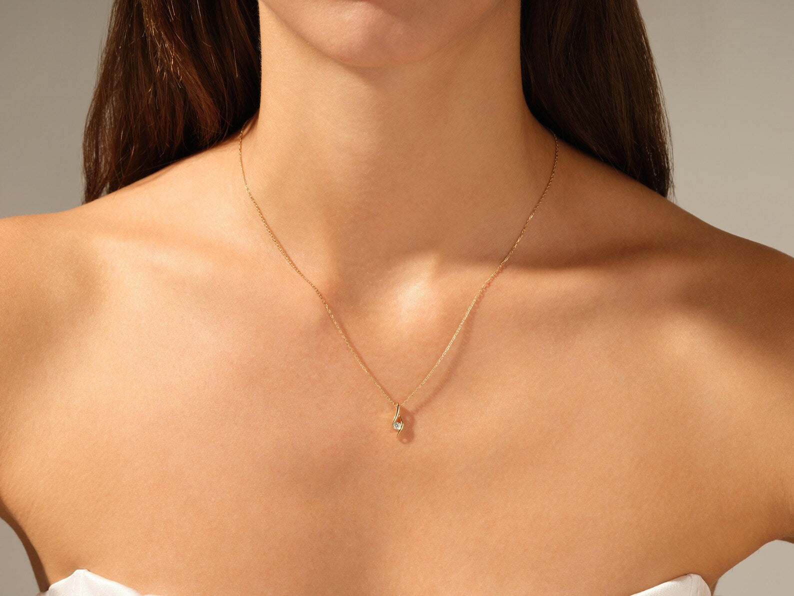 Twist Solitaire Pendant Necklace